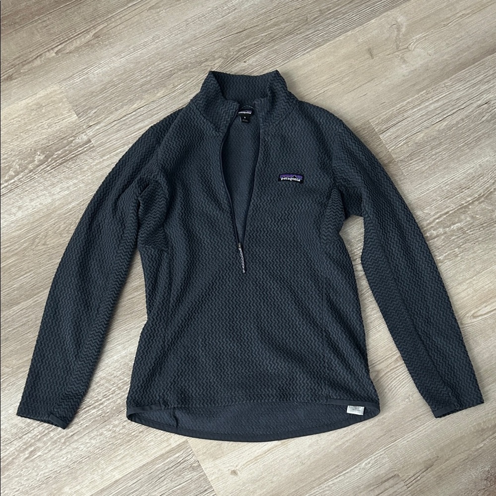 Patagonia Women's Charcoal Quarter-Zip Textured Pullover